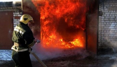Влучання в Харкову: Пошкоджені житлові будинки та гаражі