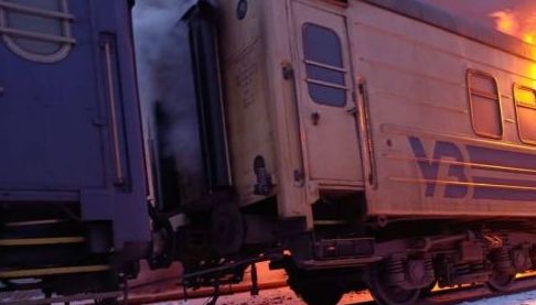 Кулеба повідомив про поранення двох пасажирів після атаки дронами на потяг у Харківській області