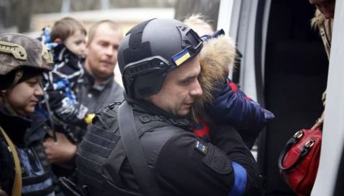 Волонтери допомогли евакуювати сім’ю з прифронтового Харкова