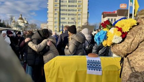 Героя з Рівного: Скорботний вдах на пам’ять сержантом Василя Дещинського