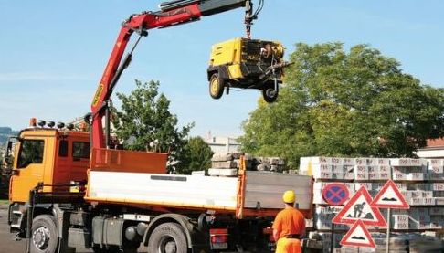 У Змієві: Комунальне підприємство орендує техніку у водія мера, пов’язаного з міською владою