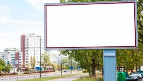 Демонтаж сотень рекламних конструкцій у Харкові