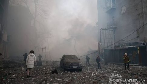 Пошуково-рятувальні роботи продовжують роботу в зруйнованому районі Харкова