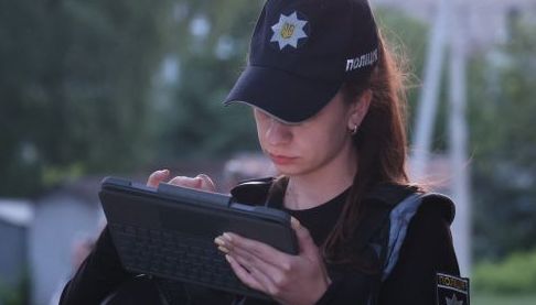 Жінка використовувала пенсію померлого чоловіка для особистих потреб