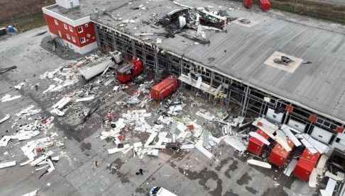 Знову влучили в об’єкт ‘Нової пошти’: масштабний пожежний надзвийчай у Харковані
