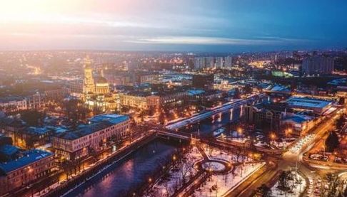 Штучний інтелект визначив ідеальну зовнішність харківських чиновників: ексцентричний експеримент