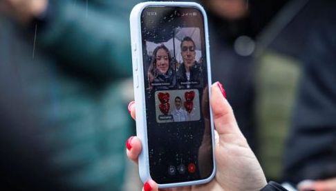 У Харкові розпочали тестування мережі 5G: першими користувачами стали молодята