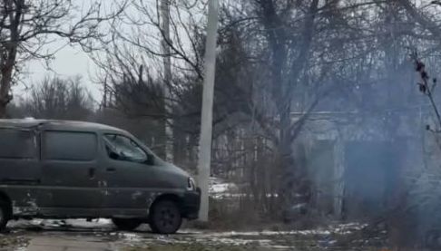 Обстріл на Донбасі: Дрон атакував машину харківських зоозахисників