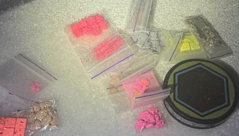 У Харкові виявили підозрілі речовини у жінки