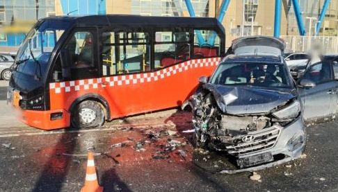 ДТП у Харкові: Водій автобуса отримав травми