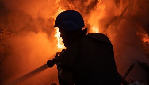 Пожежа в багатоповерхівці в Харкові: рятувальники локалізували наслідки атаки БПЛА