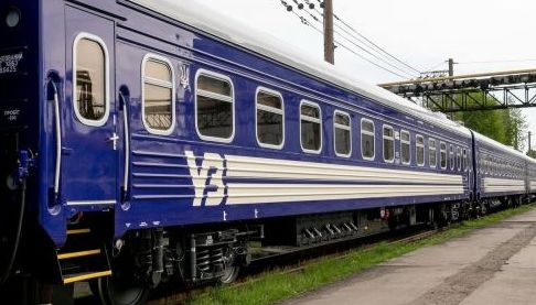Зупинки потягів на Харківщині: Укрзалізниця переводить пасажирів на автобуси через безпекову ситуацію