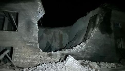 Внаслідок російського обстрілу зруйновано будинок культури на Харківщині