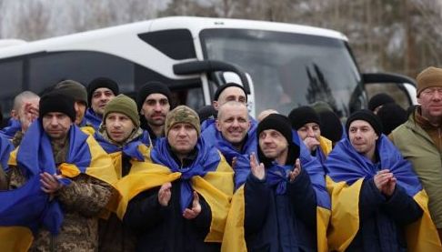 Харківські військові повернулися з полону: черговий обмін полоненими