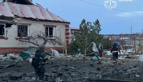 Внаслідок обстрілу в Харковому постраждала місцева жителька