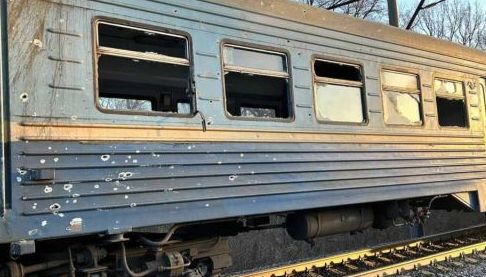 Наслідки атаки на електропоїзд у Харковаській області
