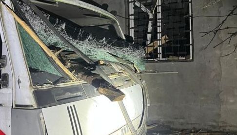У Харкові зафіксовано наслідки нічного обстрілу: пошкоджені будівлі та постраждалі