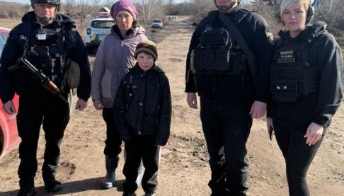 Евакуація дитини з прифронтового села Харківщини