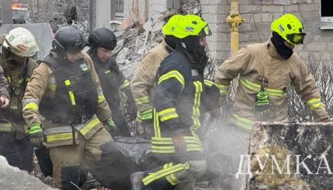 Трагічні наслідки ракетного удару в Харкові: число загиблих зростає