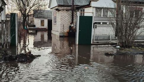 Харківські рятувальники боролися з затопленням у вихідні