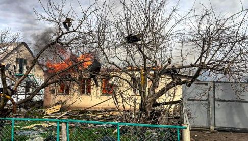 У Куп’янському районі Харкова рятувальники ліквідовують наслідки російського обстрілу