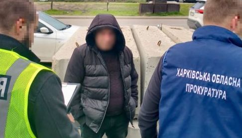 У Харкові затримали підозрюваного в організації продажу посвідчень водія категорії «С»
