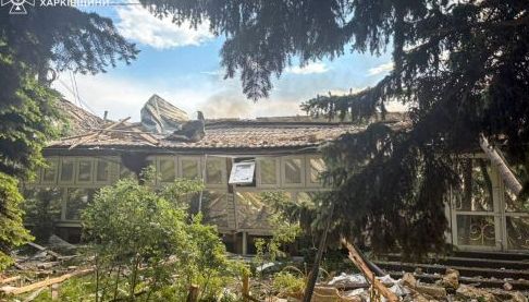 Внаслідок атаки російських дронів зруйновано кафе у Великому Бурлуку