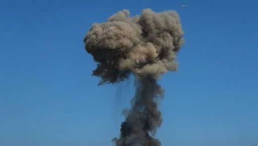 Удар по Балаклії: ворог атакував житловий мікрорайон, на місці спалахнула пожежа