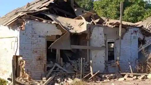 Наслідки ворожих обстрілів на Куп’янщині: пошкоджено школу, дитсадок та житлові будинки