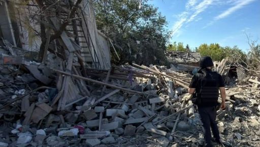 Наслідки ворожого авіаудару по селищу Великий Бурлук