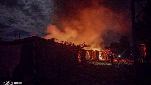 Наслідки нічних ворожих обстрілів Ізюмського району: пожежі та постраждалі