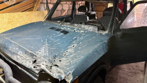 Удар ворожого безпілотника по автівці на Харківщині призвів до поранень двох людей