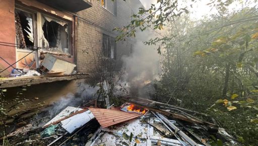 Наслідки ворожих атак на Харківщині: пожежі та пошкодження інфраструктури